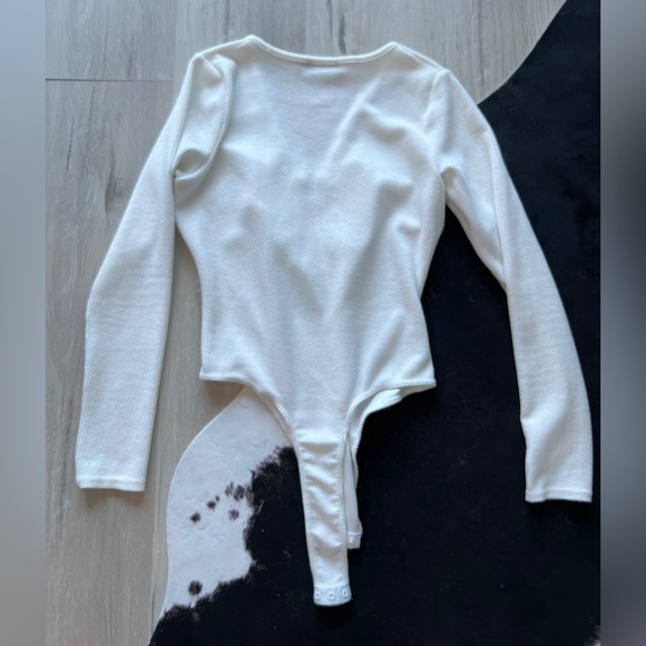 Pretty Little Thing bodysuit - Picture 2 of 5